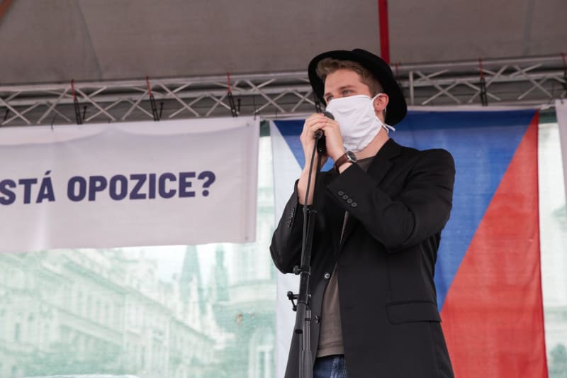 Stovky lidí demonstrovaly napříč Českou republikou (Facebook.com/Milion chvilek pro demokracii)