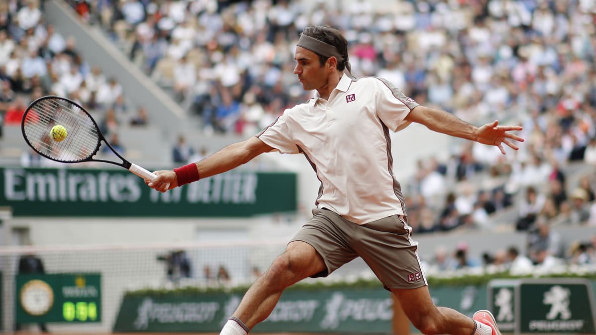 Tenista Roger Federer se po postupu do osmifinále odhlásil z Roland Garros.