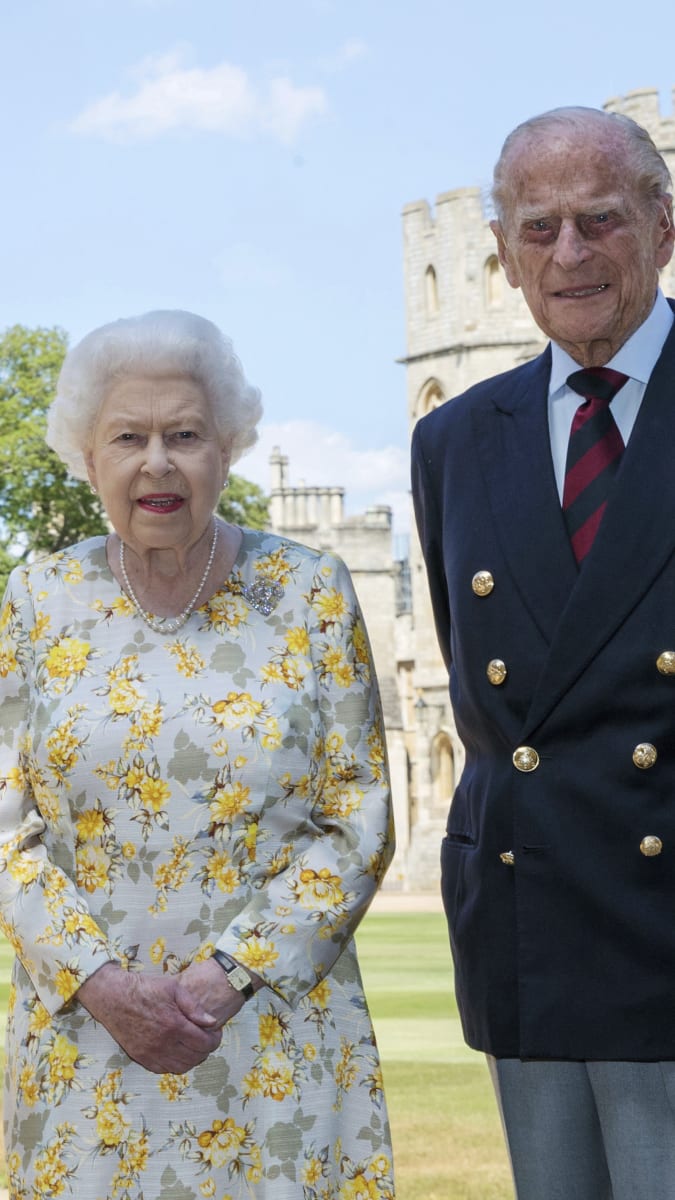 Portrét k 99 narozeninám prince Philipa a jeho manželky královny Alžběty II. na hradě Windsor