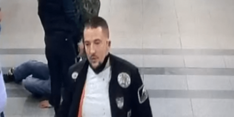 Policisté pátrají po útočnících z pražského metra