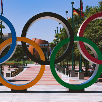 Olympijské kruhy před stadionem v Atlantě