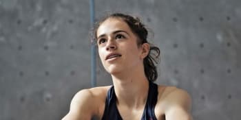 Tragédie pro francouzský sport. Mladá talentovaná lezkyně zemřela po pádu ze skály
