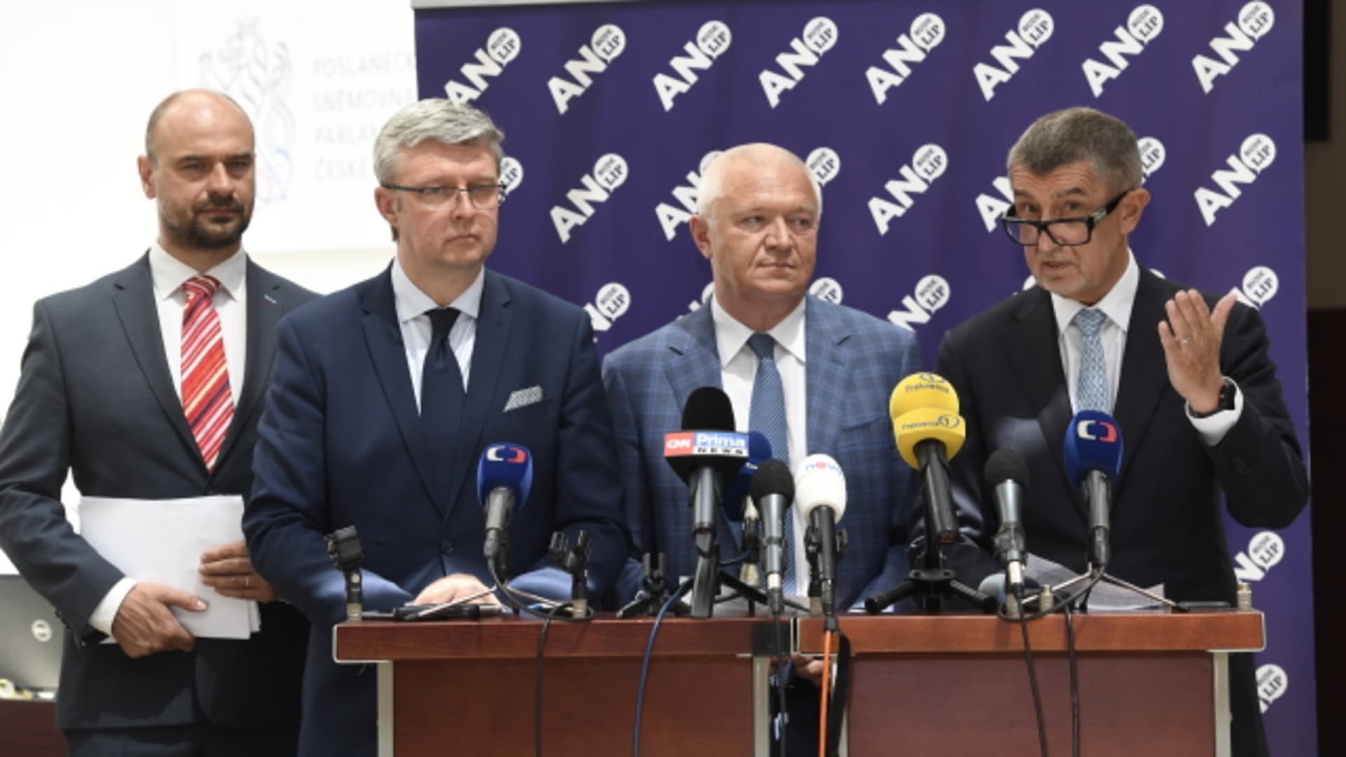 Na úterní tiskové konferenci hnutí ANO byli všichni bez roušek, Andrej Babiš Jaroslav Faltýnek, Karel Havlíček a Martin Kolovratník (zprava).
