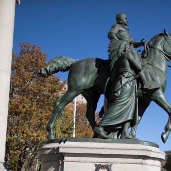 S odstraněním Rooseveltovy sochy od vchodu muzea souhlasí i jeho pravnuk.