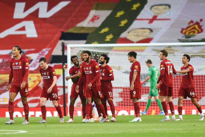 Fotbalisté Liverpoolu po 30 letech vyhráli nejvyšší anglickou fotbalovou ligu