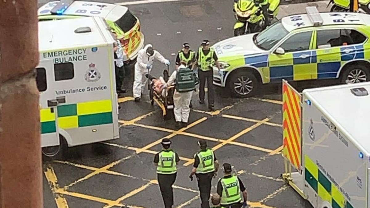 Útočníkem, který v Glasgow pobodal několik lidí, měl být súdánský žadatel o azyl