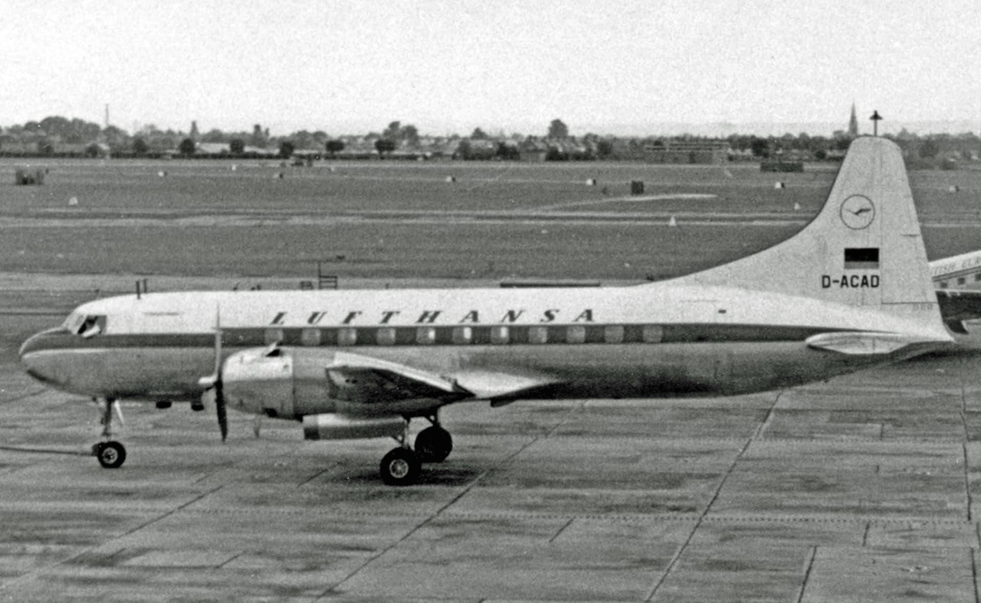 Jeden z prvních letounů znovuzaložené společnosti Lufthansa. Convair 340 byl Luftahnse doručen v dubnu 1955.