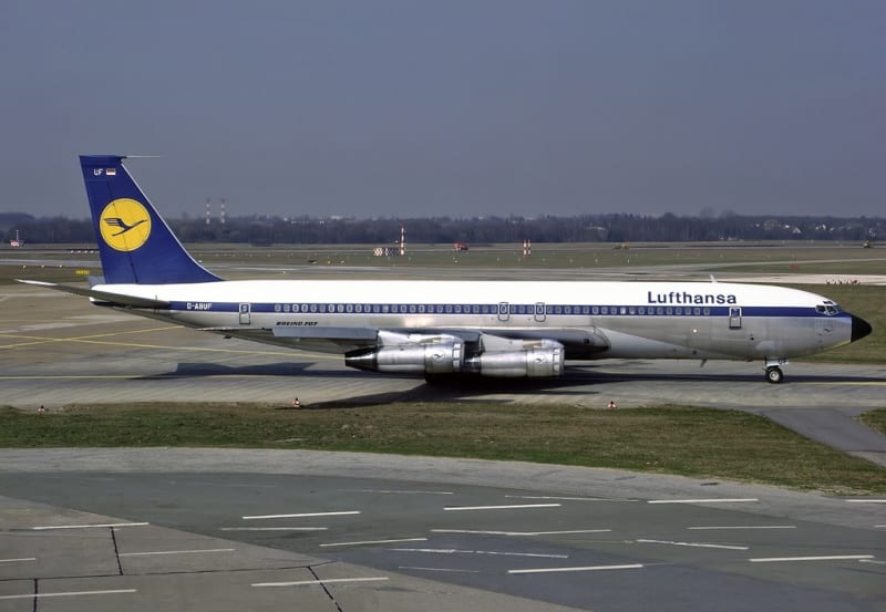 První proudové letadlo v barvách Lufthansy. Boeing 707 byl do flotily zařazen v roce 1960.