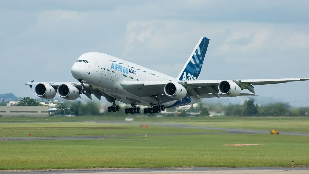 Evropský výrobce letadel Airbus zruší zhruba 15 000 pracovních míst