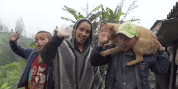 Farmáři youtubery: Kolumbijská rodina během pandemie natáčí, jak pěstovat potraviny