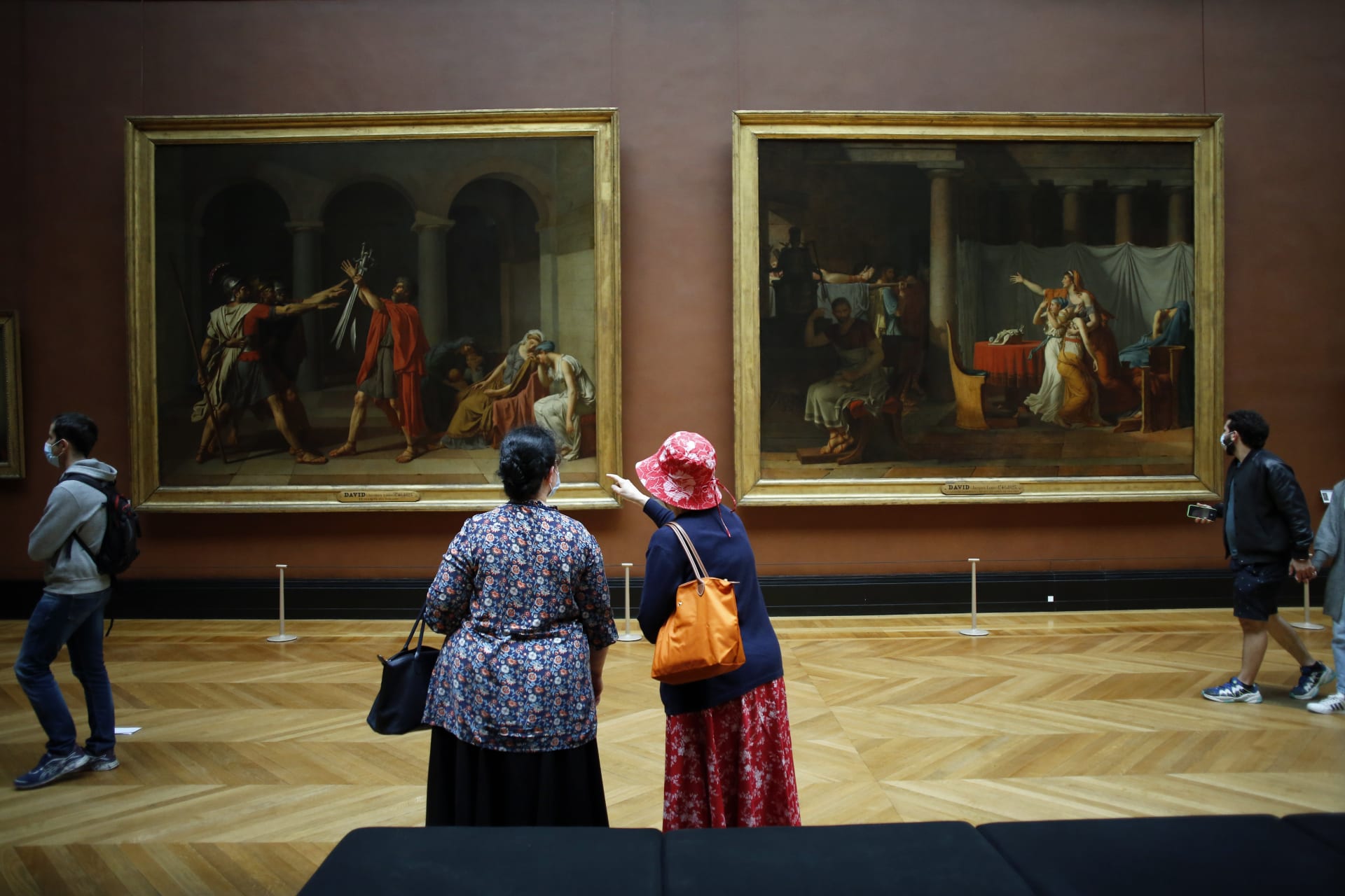 Louvre se po čtyřech měsících opět otevřel návštěvníků