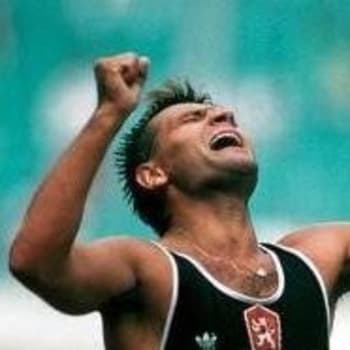Rok 1988, olympiáda v Soulu. Finále závodu, v němž získal zlatou medaili.
