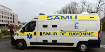 Brutální napadení řidiče autobusu ve Francii: Kvůli rouškám je po mozkové smrti 