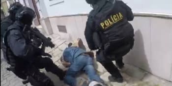 Policie v Bratislavě zasáhla proti muži s nožem. Údajně křičel Alláhu akbar