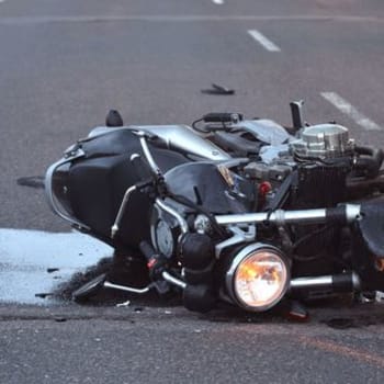 Při nehodě na jihu Rakouska zemřel český motorkář. (Reprofoto: kleinezeitung.at)