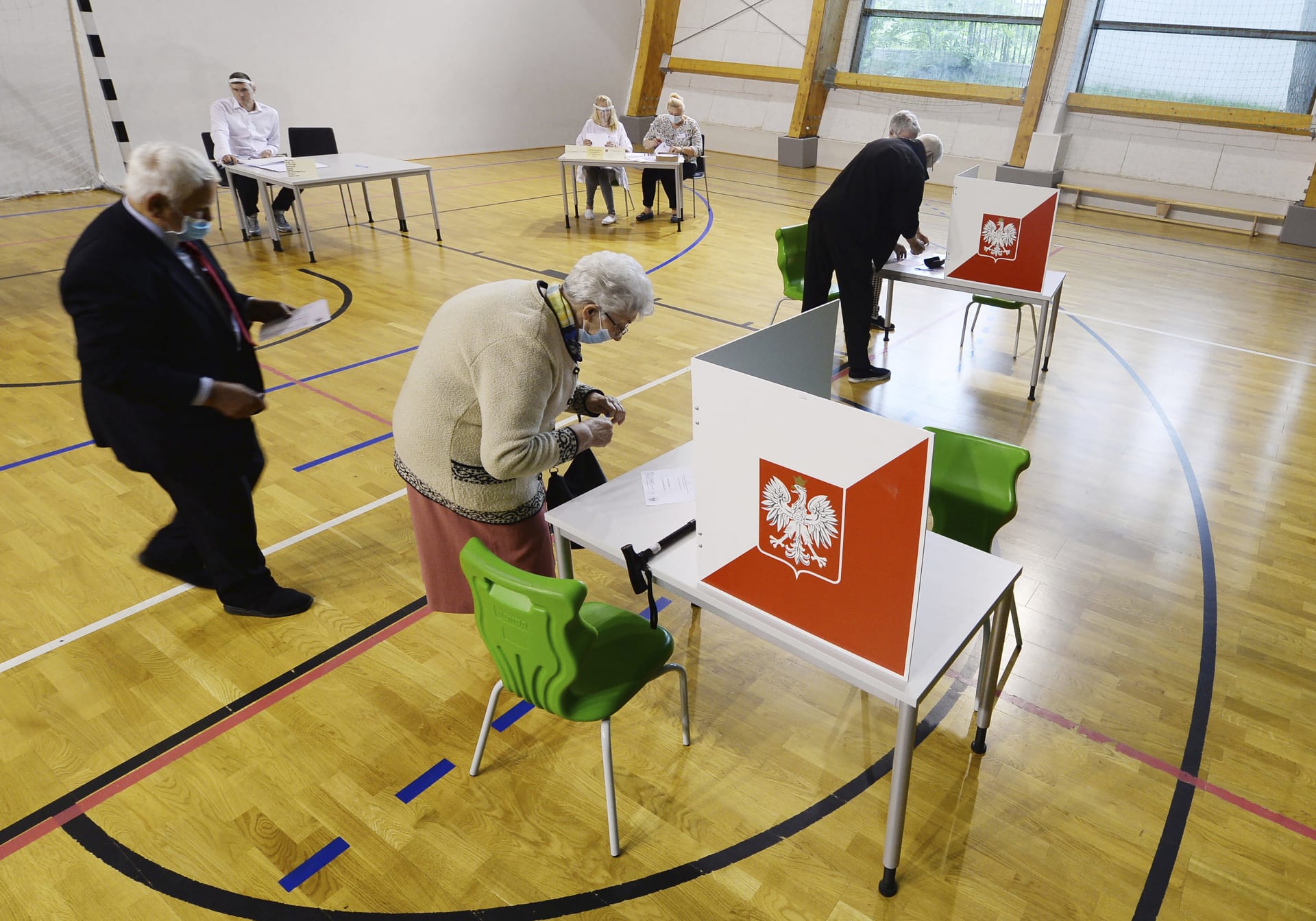Agentura AP označila dnešní hlasování za test populismu v Evropě 