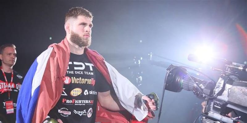 Bojovník Jiří Denisa Procházka do UFC vstoupil velmi povedeně. 