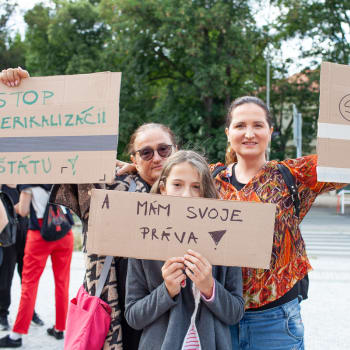Slováci demonstrovali proti zpřísnění potratové politiky už v létě.