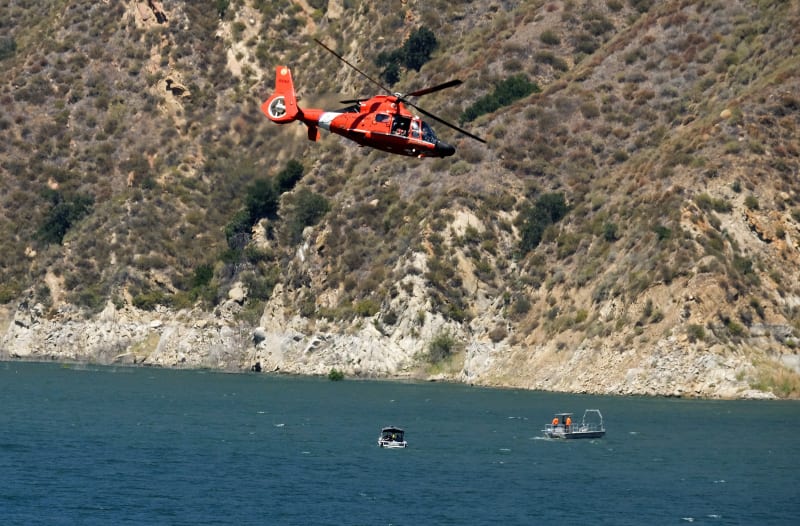 Hledalo ji i několik potápěčských týmů a dva vrtulníky.