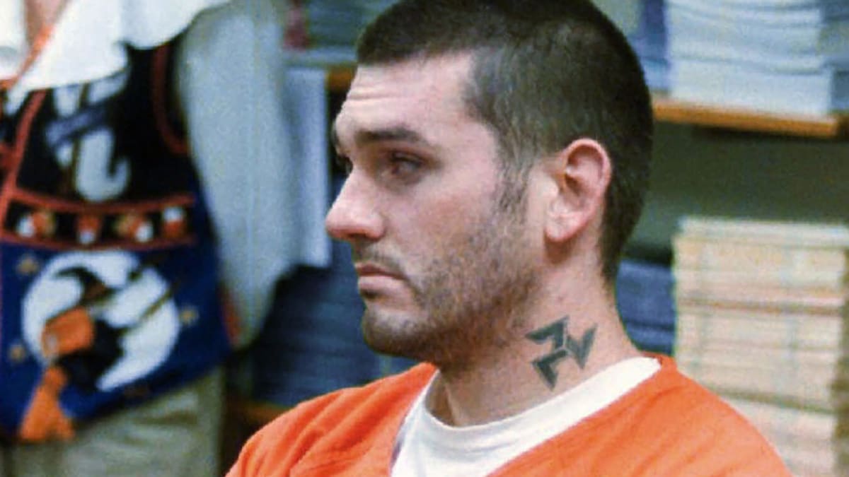 Daniel Lewis Lee byl odsouzen k trestu smrti za trojnásobnou vraždu z roku 1996. Jeho obětí byli tři členové stejné rodiny včetně osmileté dívky.