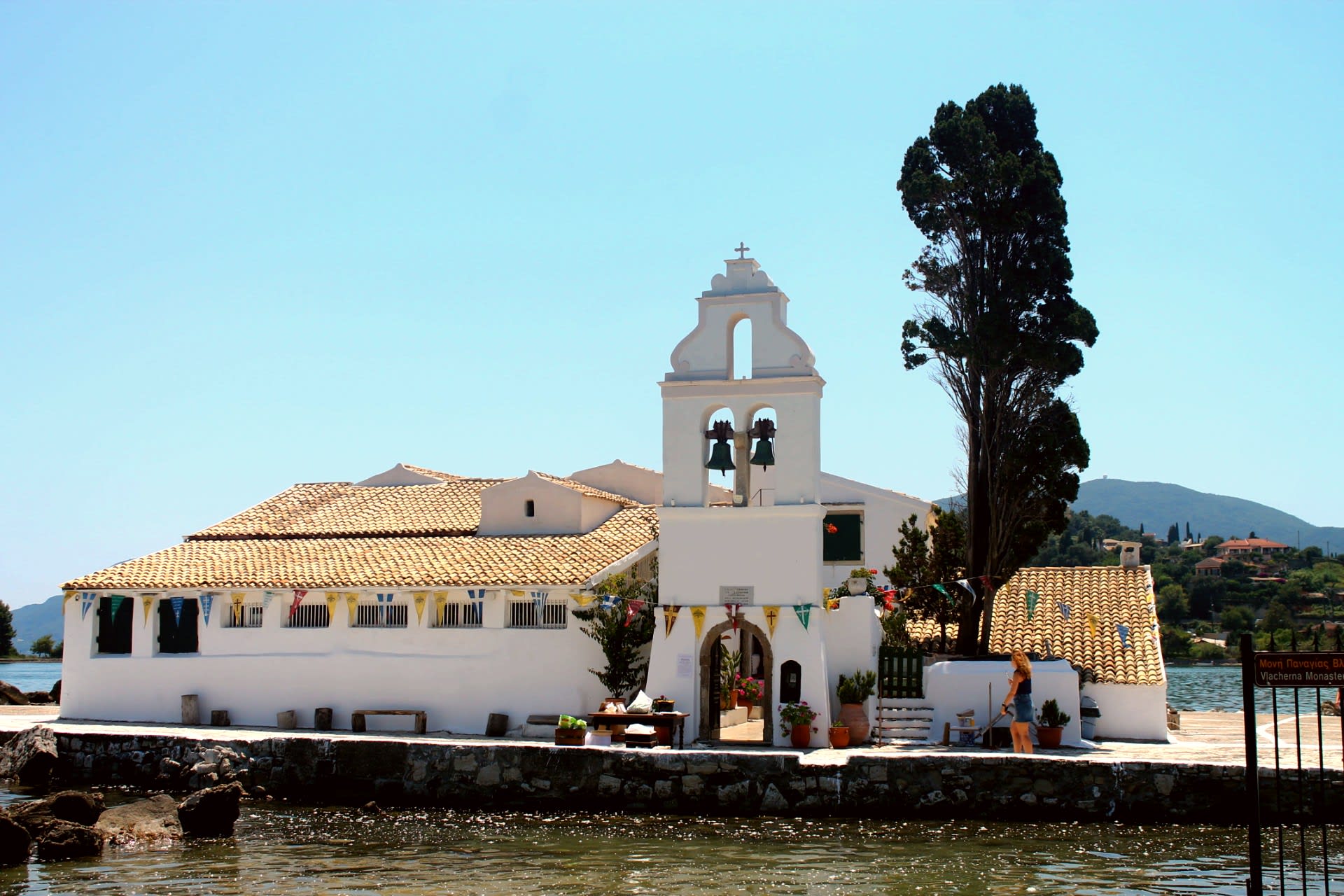 Ženský klášter Vlacherna na ostrově Korfu