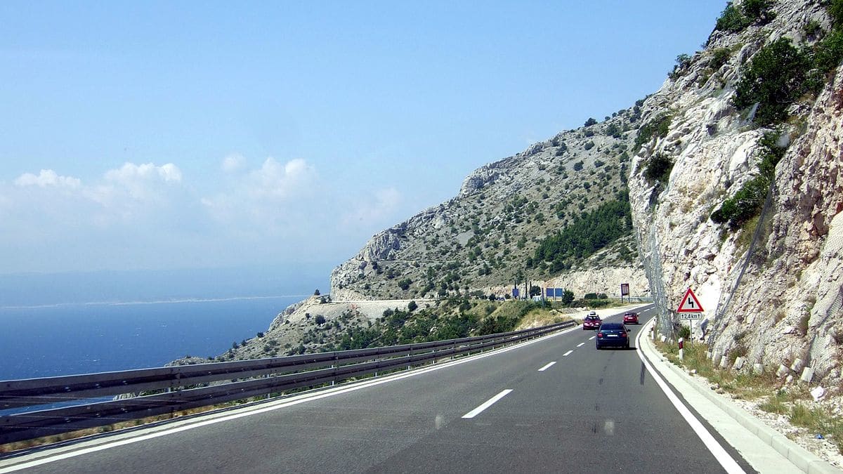 Za mladého řidiče Chorvati považují od roku 2008 držitele řidičského oprávnění ve věku do 24 let.