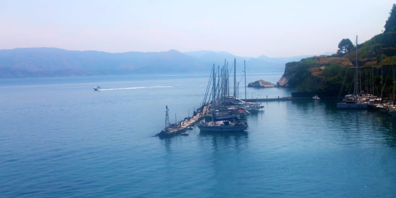 Pohled na moře z hlavního města ostrova Korfu