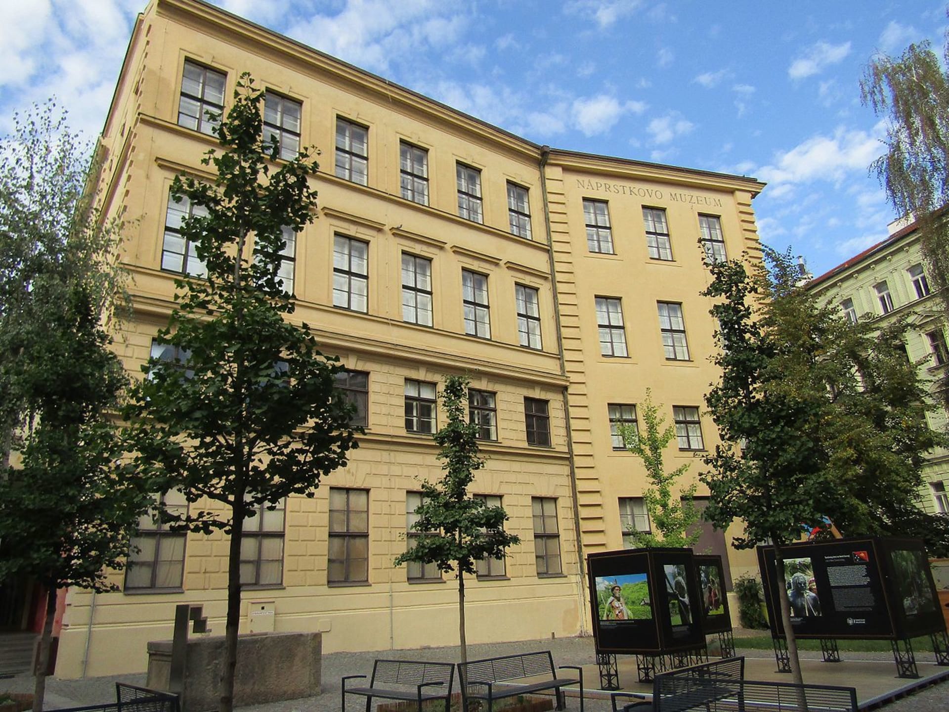 Budova náprstkova muzea v Praze