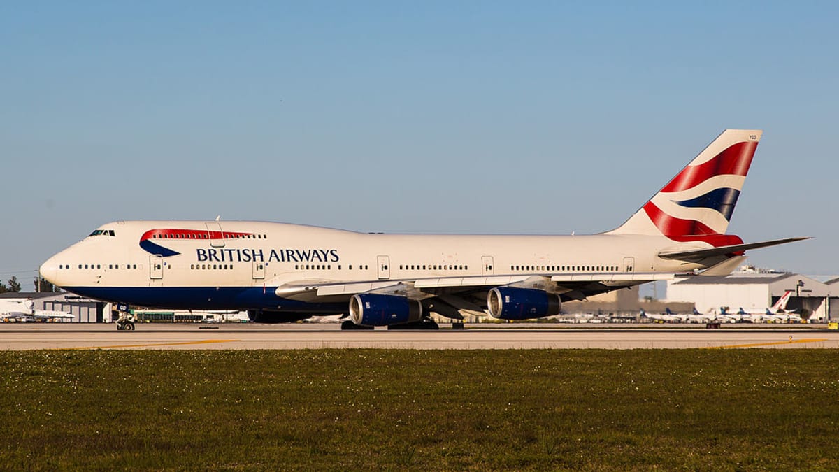 Boeing 747-400 v barvách British Airways.