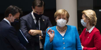 USA přes Dány špehovaly Merkelovou, tvrdí média. Ve skandálu má figurovat i Biden