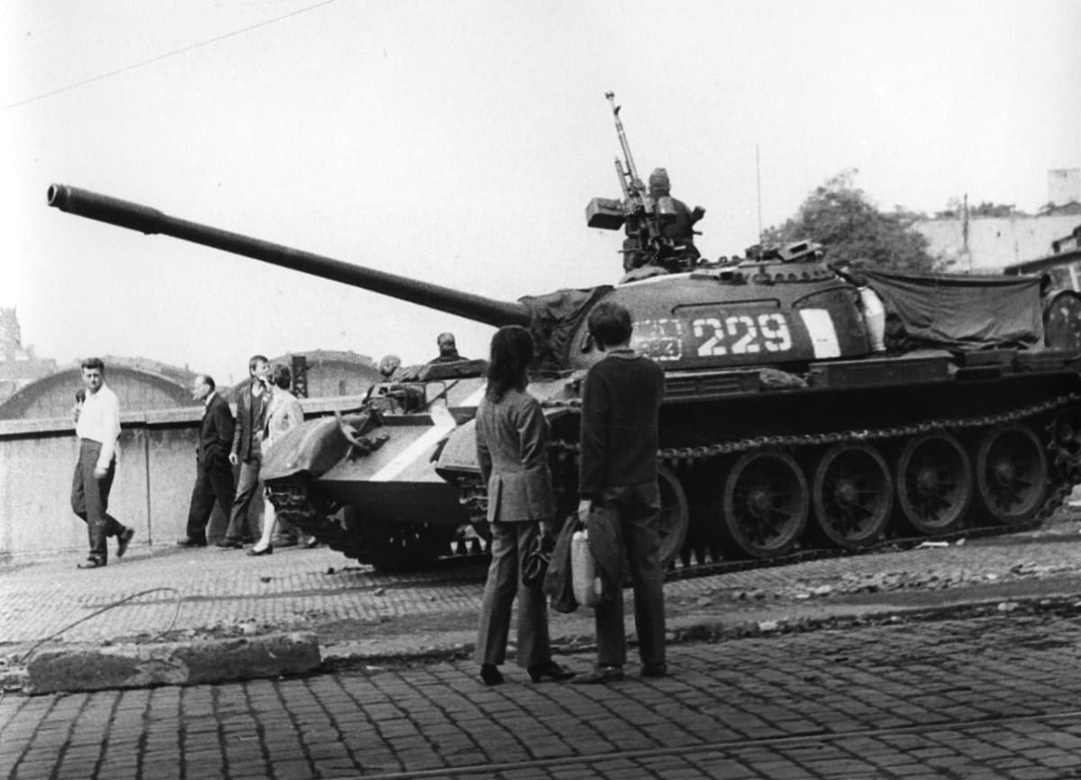 Sovětský tank v Praze 21. srpna 1968