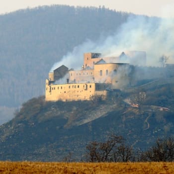 V březnu roku 2012 vzplál slovenský hrad Krásna Horka