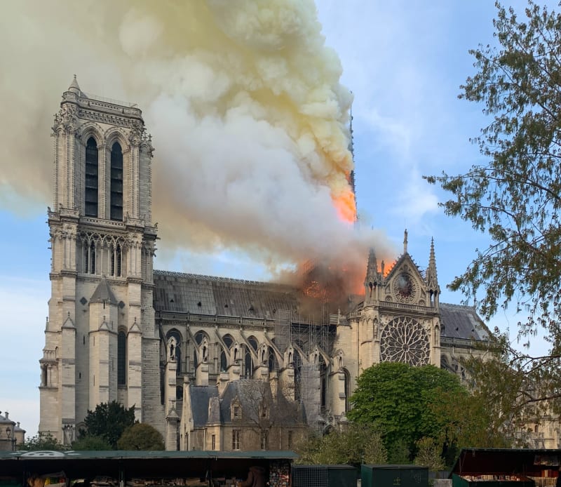V roce 2019 zachvátil požár francouzskou katedrálu Notre-Dame.