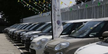 V Německu kvůli emisím prohledávají kanceláře Fiatu a dalších firem