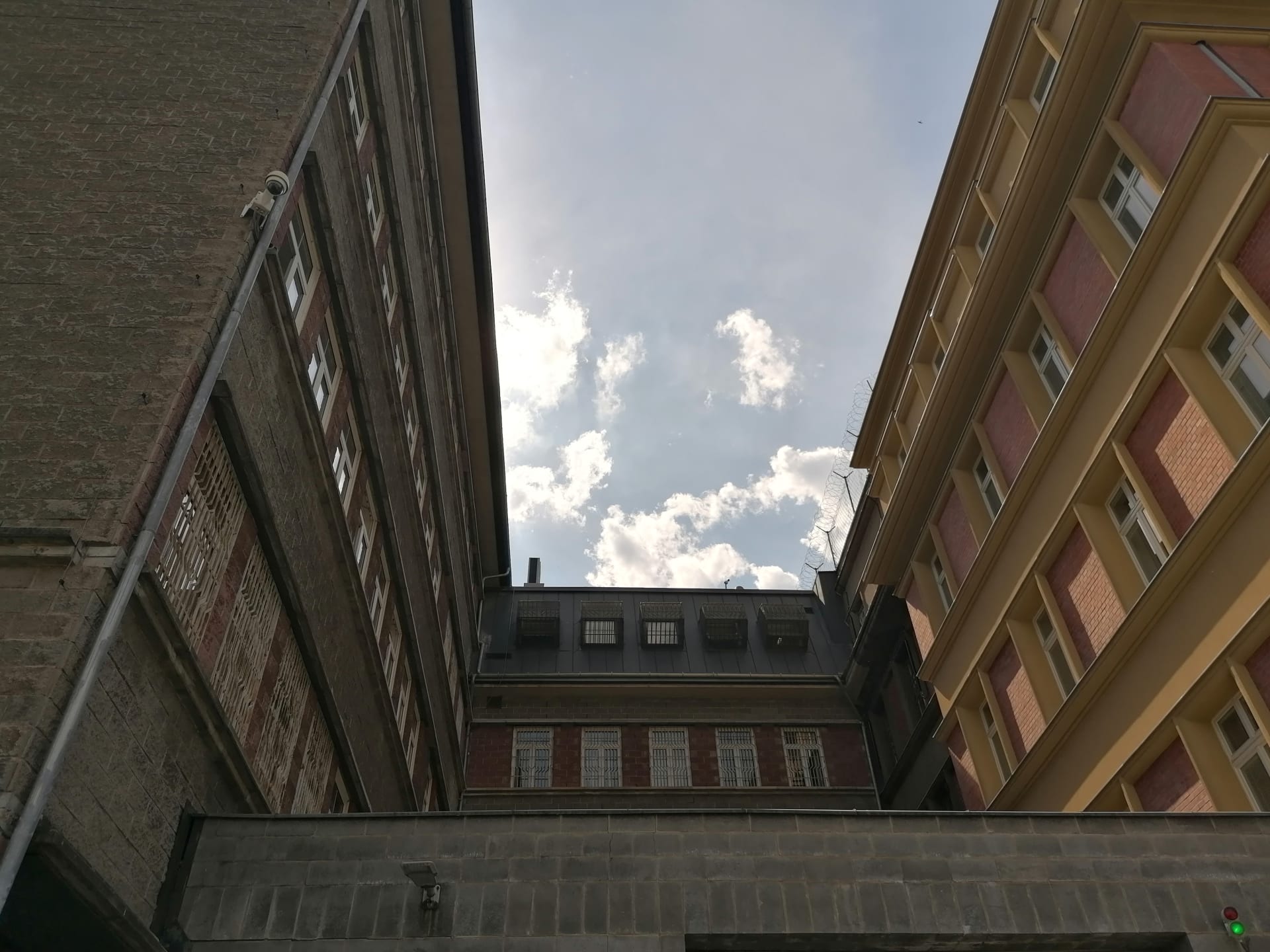 Vazební věznice v Ostravě, na dvoře se popravovalo.