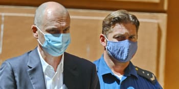 Bývalý politik Švachula zůstává ve vazbě kvůli možné korupci, hrozí mu 15 let vězení