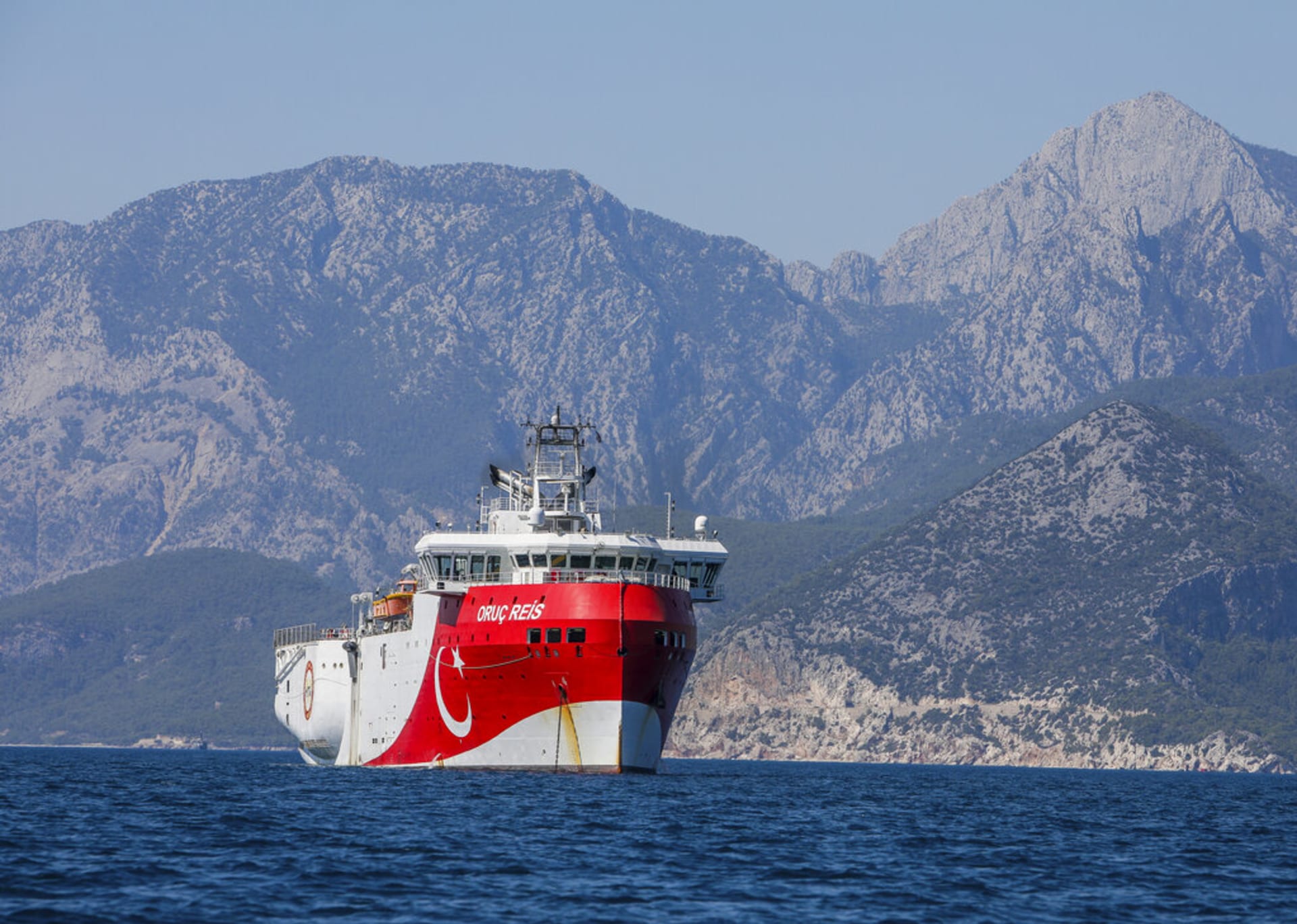 Turecké průzkumné plavidlo Oruc Reis ve Středomoří