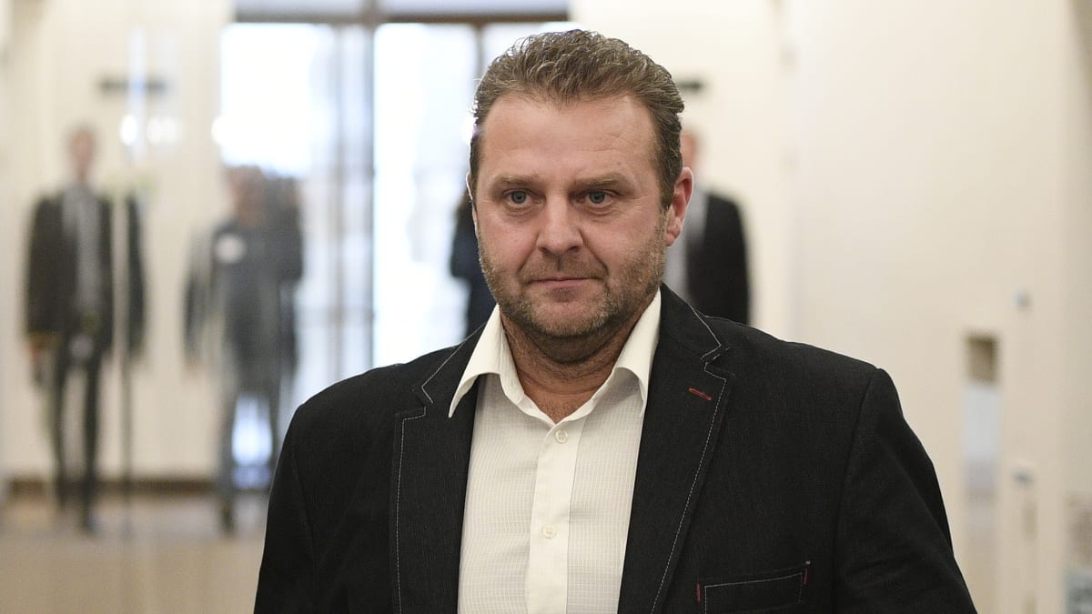 Zdeněk Ondráček (KSČM) nepřišel na schůzi bezpečnostního výboru o Vrběticích.