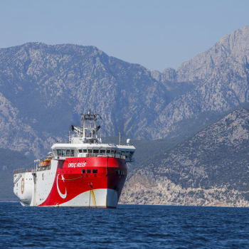 Turecké průzkumné plavidlo Oruc Reis ve Středozemí