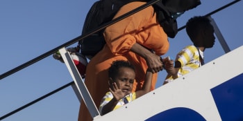 Migranti mířící do Evropy snáší v Africe nesmírné utrpení. Čelí sexuálnímu násilí