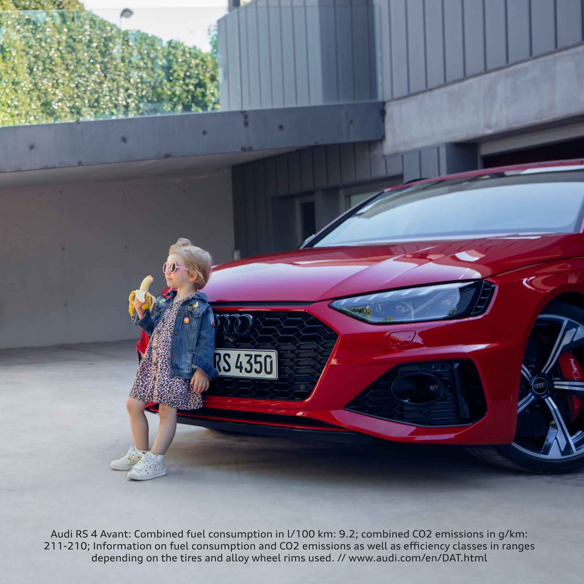 Audi se omluvilo za reklamní fotku holčičky s banánem (Foto: Audi)