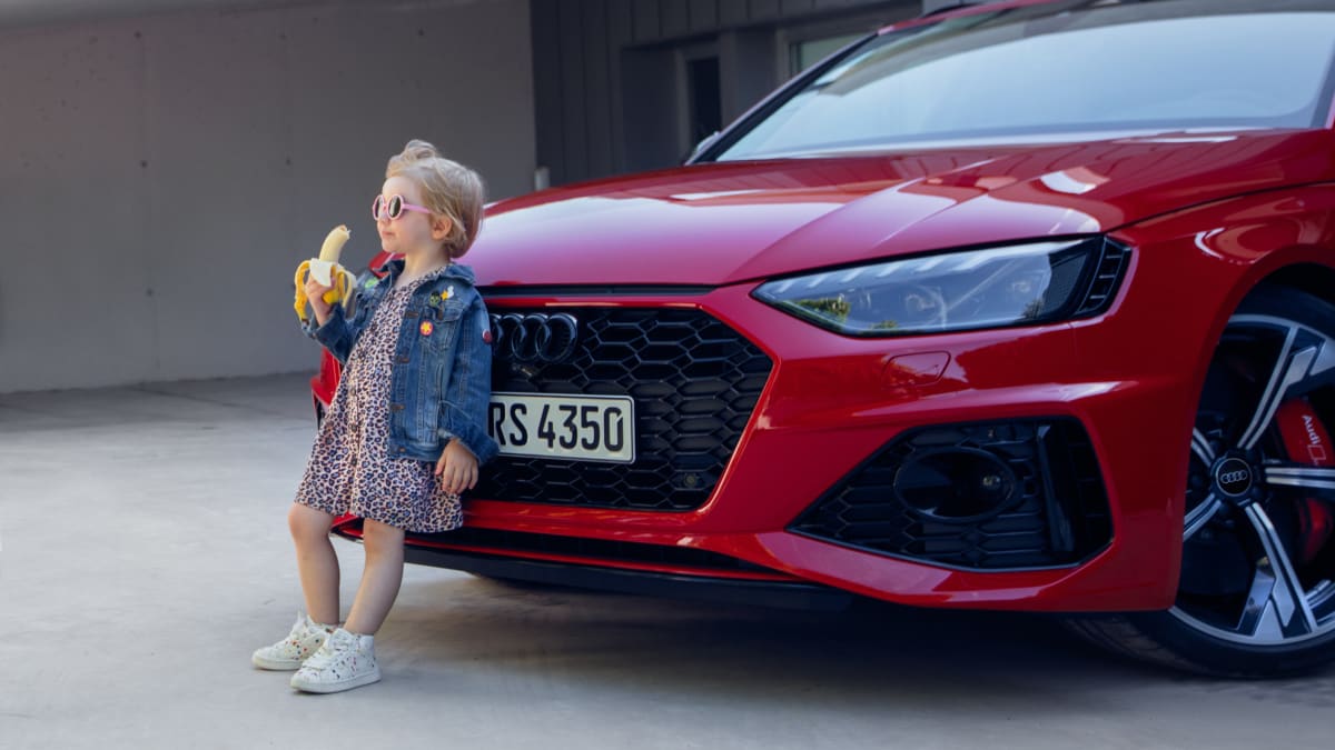Audi se omluvilo za reklamní fotku holčičky s banánem (Foto: Audi)