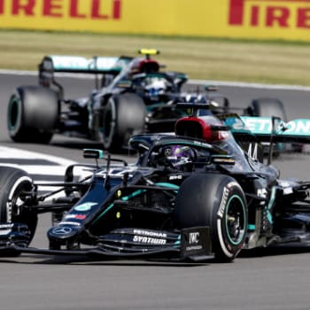 Mercedes v této sezoně F1 zatím dominuje více než kdy jinde