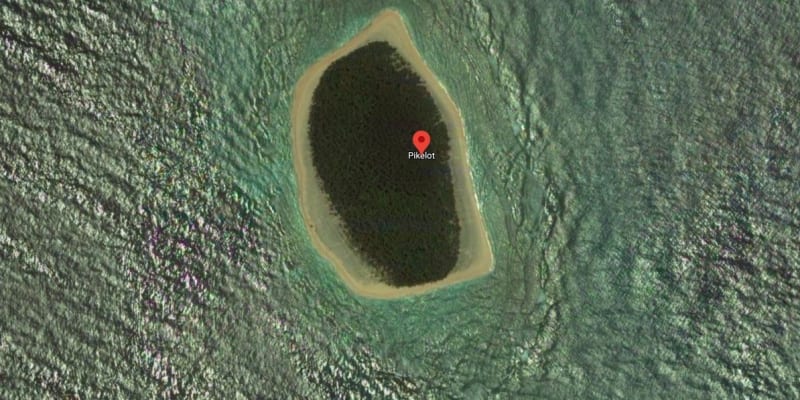 Ostrov Pikelot v Mikronésii má na délku jen 450 metrů.