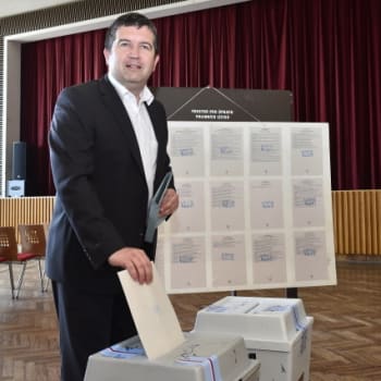 Jan Hamáček u voleb