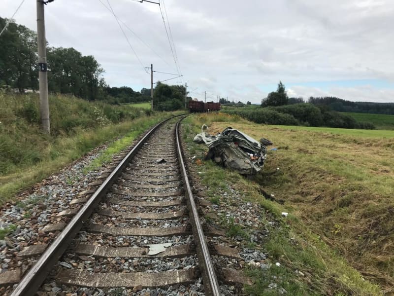 Nehoda se stala na železničním přejezdu v obci Stojníč.