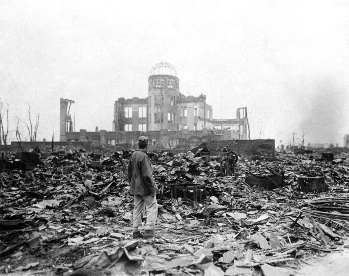 Hirošima 6. srpna 1945 krátce po dopadu atomové bomby.