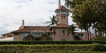 Tři teenageři s nabitým Kalašnikovem pronikli do Trumpova resortu na Floridě