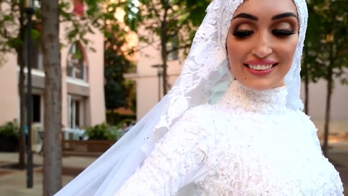 Nevěstu odhodil výbuch v Bejrútu