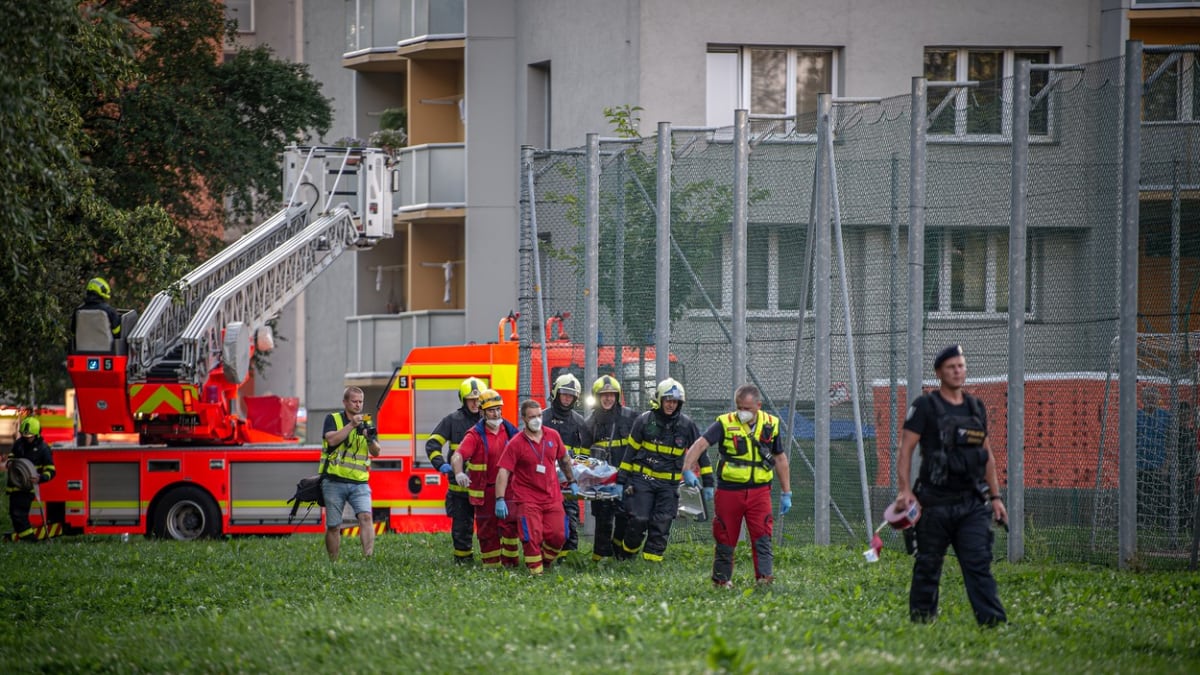 Zásah hasičů na sídlišti v Bohumíně